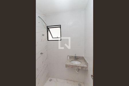 Banheiro de apartamento para alugar com 1 quarto, 30m² em Jardim Neila, São Paulo