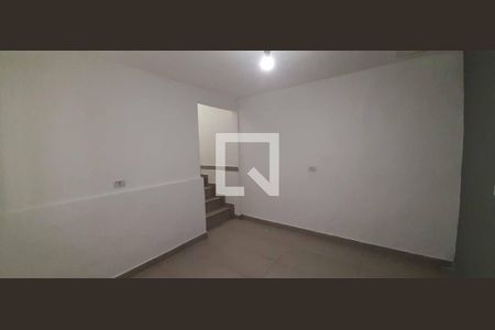 Sala de casa para alugar com 2 quartos, 55m² em Vila Osasco, Osasco