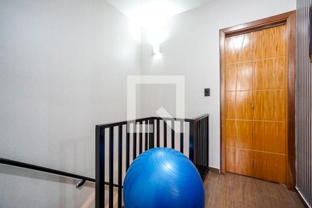 Hall da escada de casa de condomínio à venda com 2 quartos, 90m² em Vila Carrão, São Paulo