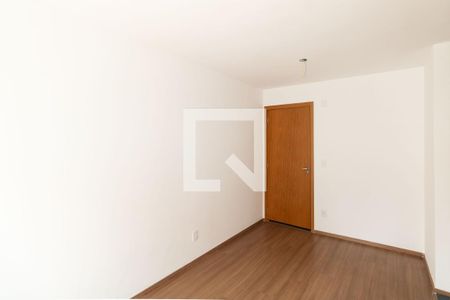 Sala de apartamento para alugar com 2 quartos, 40m² em Inhoaíba, Rio de Janeiro