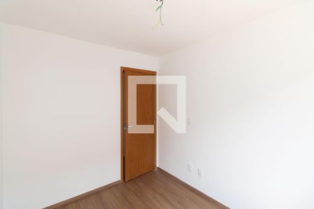 Quarto 1 de apartamento para alugar com 2 quartos, 40m² em Inhoaíba, Rio de Janeiro