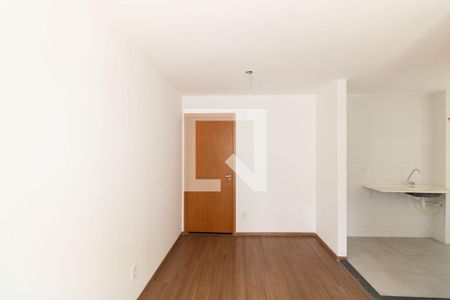 Sala de apartamento para alugar com 2 quartos, 40m² em Inhoaíba, Rio de Janeiro