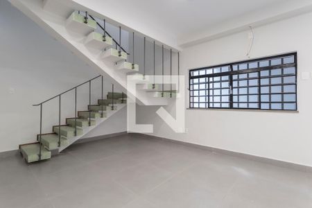 Sala de casa para alugar com 3 quartos, 200m² em Jardim Novo Mundo, São Paulo