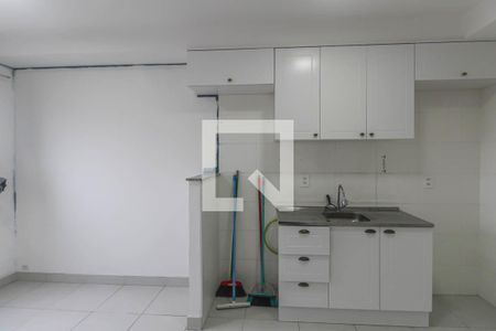 Sala/Cozinha de apartamento para alugar com 1 quarto, 28m² em Vila Ema, São Paulo