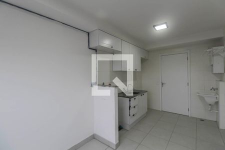 Sala/Cozinha de apartamento para alugar com 1 quarto, 28m² em Vila Ema, São Paulo