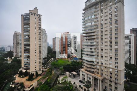 Vista de apartamento à venda com 2 quartos, 70m² em Panamby, São Paulo