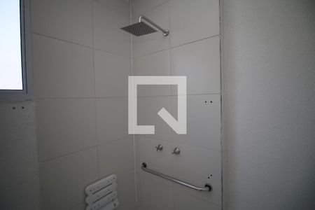 Banheiro de apartamento para alugar com 1 quarto, 43m² em Brás de Pina, Rio de Janeiro