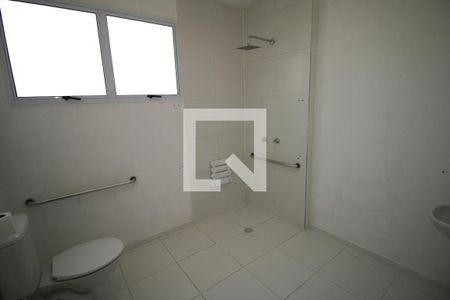 Banheiro de apartamento para alugar com 1 quarto, 43m² em Brás de Pina, Rio de Janeiro