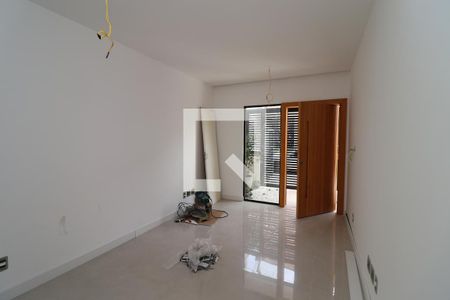 Sala de casa à venda com 3 quartos, 250m² em Jardim Guanabara, Rio de Janeiro