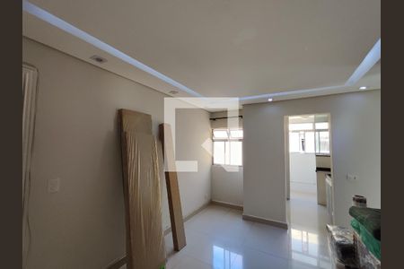 Sala de apartamento para alugar com 2 quartos, 54m² em Parque Sao Francisco, Ferraz de Vasconcelos