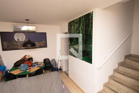 Sala de casa à venda com 3 quartos, 150m² em Vargem Grande, Rio de Janeiro