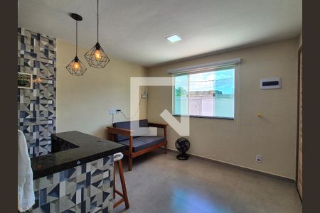 Sala de apartamento para alugar com 1 quarto, 50m² em Vargem Grande, Rio de Janeiro