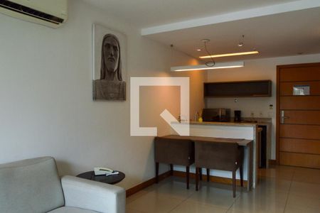 Sala de apartamento para alugar com 1 quarto, 28m² em Jacarepaguá, Rio de Janeiro