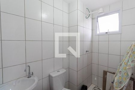 Banheiro de apartamento para alugar com 1 quarto, 28m² em Vila Ré, São Paulo