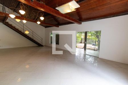 Sala de casa para alugar com 4 quartos, 500m² em Engenho do Mato, Niterói