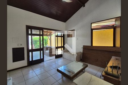 Sala de casa de condomínio à venda com 2 quartos, 65m² em Vargem Grande, Rio de Janeiro