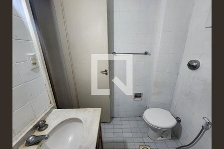 Banheiro de apartamento à venda com 1 quarto, 35m² em Laranjeiras, Rio de Janeiro