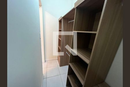 Suíte de casa de condomínio para alugar com 2 quartos, 70m² em Jardim Campos Verdes, Hortolândia