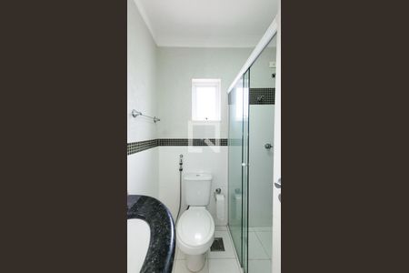 Casa de condomínio à venda com 492m², 4 quartos e 6 vagas Casa de condomínio à venda com 492m², 4 quartos e 6 vagasBanheiro Social