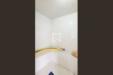 Casa de condomínio à venda com 492m², 4 quartos e 6 vagas Casa de condomínio à venda com 492m², 4 quartos e 6 vagasSaúna