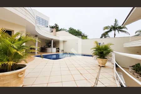 Casa de condomínio à venda com 492m², 4 quartos e 6 vagas Casa de condomínio à venda com 492m², 4 quartos e 6 vagasÁrea gourmet