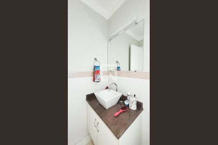 Casa de condomínio à venda com 492m², 4 quartos e 6 vagas Casa de condomínio à venda com 492m², 4 quartos e 6 vagasBanheiro dos Quartos