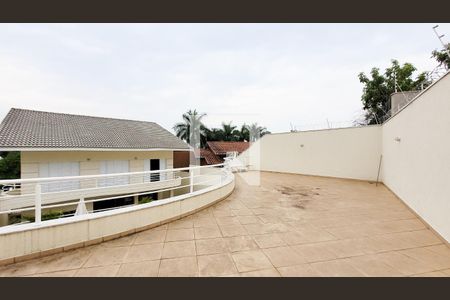 Casa de condomínio à venda com 492m², 4 quartos e 6 vagas Casa de condomínio à venda com 492m², 4 quartos e 6 vagasTerraço
