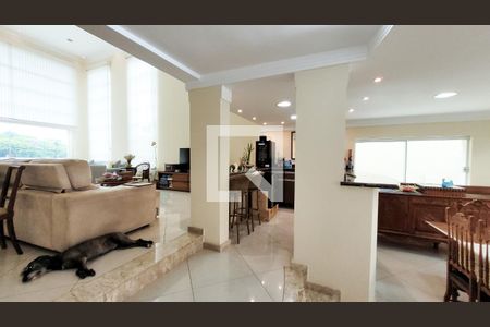 Casa de condomínio à venda com 492m², 4 quartos e 6 vagas Casa de condomínio à venda com 492m², 4 quartos e 6 vagasSala de Jantar