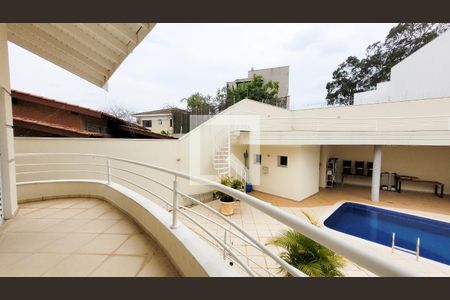 Casa de condomínio à venda com 492m², 4 quartos e 6 vagas Casa de condomínio à venda com 492m², 4 quartos e 6 vagasVaranda do Quarto 1