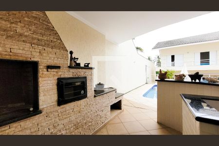 Casa de condomínio à venda com 492m², 4 quartos e 6 vagas Casa de condomínio à venda com 492m², 4 quartos e 6 vagasÁrea gourmet