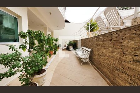 Casa de condomínio à venda com 492m², 4 quartos e 6 vagas Casa de condomínio à venda com 492m², 4 quartos e 6 vagasÁrea gourmet