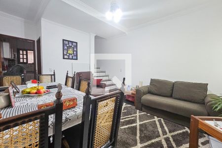 Sala de casa de condomínio para alugar com 2 quartos, 63m² em Jardim Las Palmas, Guarujá