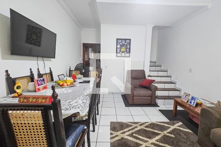 Sala de casa de condomínio para alugar com 2 quartos, 63m² em Jardim Las Palmas, Guarujá