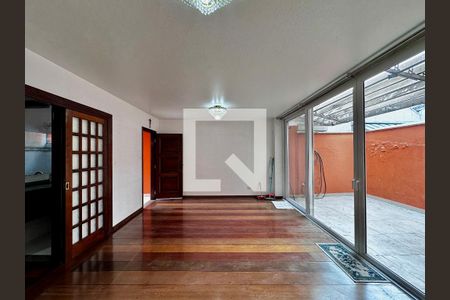 Sala de casa à venda com 3 quartos, 155m² em Chácara Santo Antônio (zona Sul), São Paulo