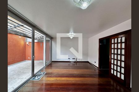 Sala de casa à venda com 3 quartos, 155m² em Chácara Santo Antônio (zona Sul), São Paulo