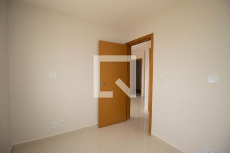 Quarto 1 de apartamento para alugar com 2 quartos, 46m² em 	Samambaia Norte, Brasília