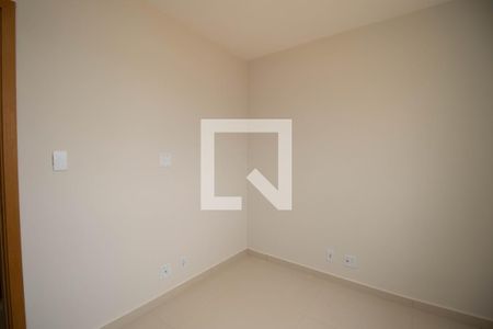 Quarto 1 de apartamento para alugar com 2 quartos, 46m² em 	Samambaia Norte, Brasília