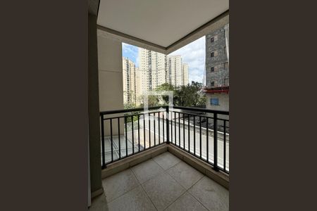 Sacada de apartamento para alugar com 2 quartos, 52m² em Jardim Tupanci, Barueri