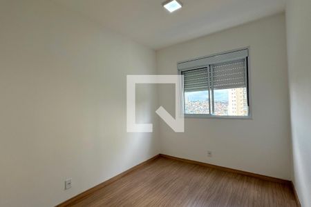 Quarto 2 de apartamento para alugar com 2 quartos, 52m² em Jardim Tupanci, Barueri