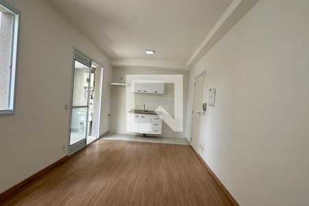 Sala de apartamento para alugar com 2 quartos, 52m² em Jardim Tupanci, Barueri