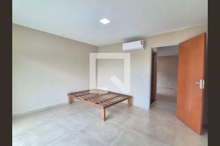 Quarto de casa de condomínio para alugar com 1 quarto, 50m² em Vargem Grande, Rio de Janeiro