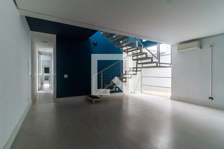 Sala de casa para alugar com 3 quartos, 500m² em Vila Suissa, Mogi das Cruzes