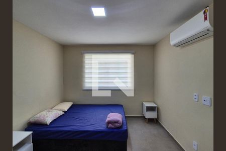 Quarto de casa de condomínio para alugar com 1 quarto, 50m² em Vargem Grande, Rio de Janeiro