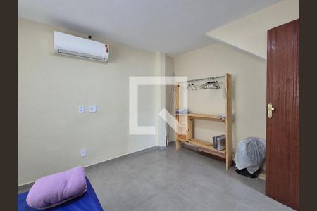 Quarto de casa de condomínio para alugar com 1 quarto, 50m² em Vargem Grande, Rio de Janeiro