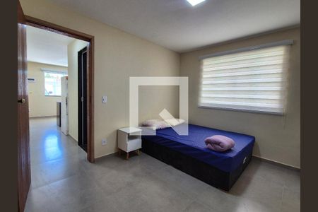 Quarto de casa de condomínio para alugar com 1 quarto, 50m² em Vargem Grande, Rio de Janeiro