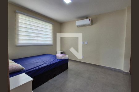 Quarto de casa de condomínio para alugar com 1 quarto, 50m² em Vargem Grande, Rio de Janeiro