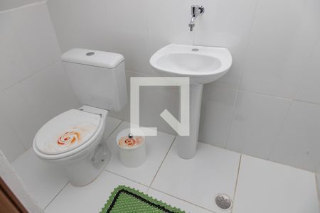 Casa à venda com 202m², 3 quartos e 3 vagas Casa à venda com 202m², 3 quartos e 3 vagasBanheiro na garagem