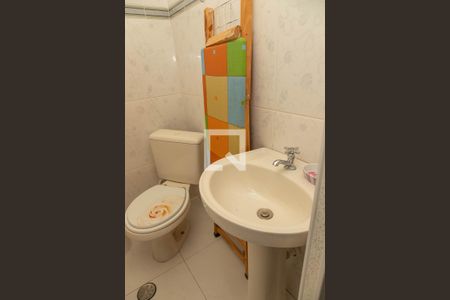 Casa à venda com 202m², 3 quartos e 3 vagas Casa à venda com 202m², 3 quartos e 3 vagasBanheiro de serviço