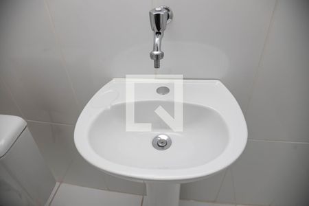 Casa à venda com 202m², 3 quartos e 3 vagas Casa à venda com 202m², 3 quartos e 3 vagasBanheiro na garagem