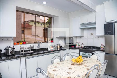 Casa à venda com 202m², 3 quartos e 3 vagas Casa à venda com 202m², 3 quartos e 3 vagasCozinha